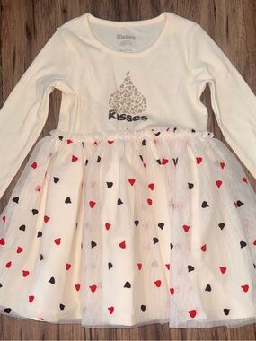 Hershey Kiss Cream Ribbed Tank with Subtle Gold Heart Pattern twirl party